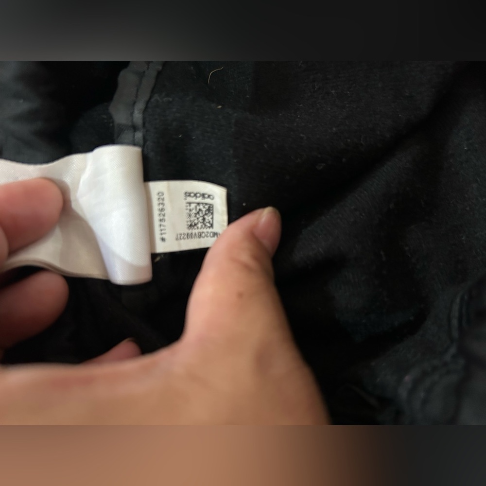 Adidas original draw string bag. Used gently - Picture 8 of 8